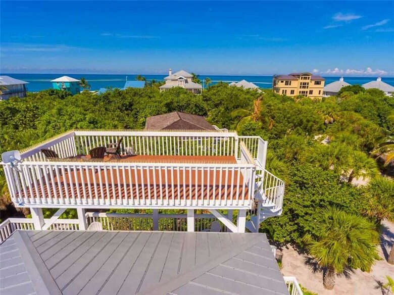 128-conch House