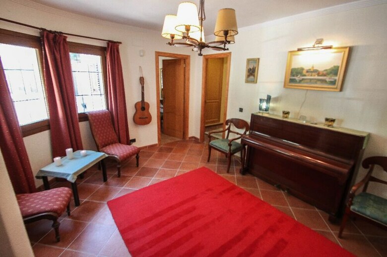 Finca Raiz - Modern, Well-equipped Villa With Private Pool In Moraira
