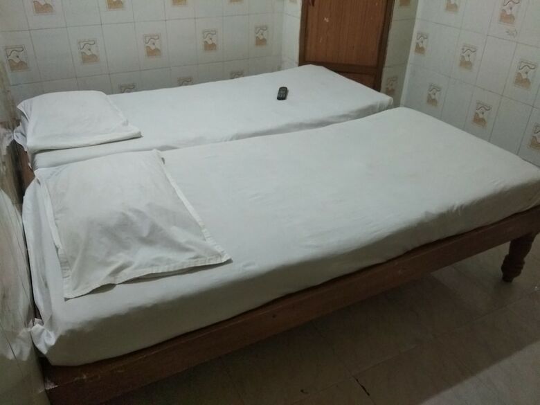 Hotel Iroomz Sai Relax Resiodency
