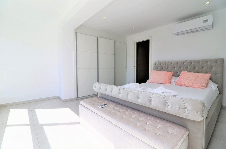Apartamentos Versalles 7-32