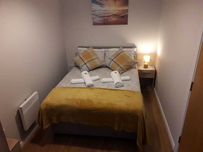 Luxury And Stylish 2 Bedroom Apartment
