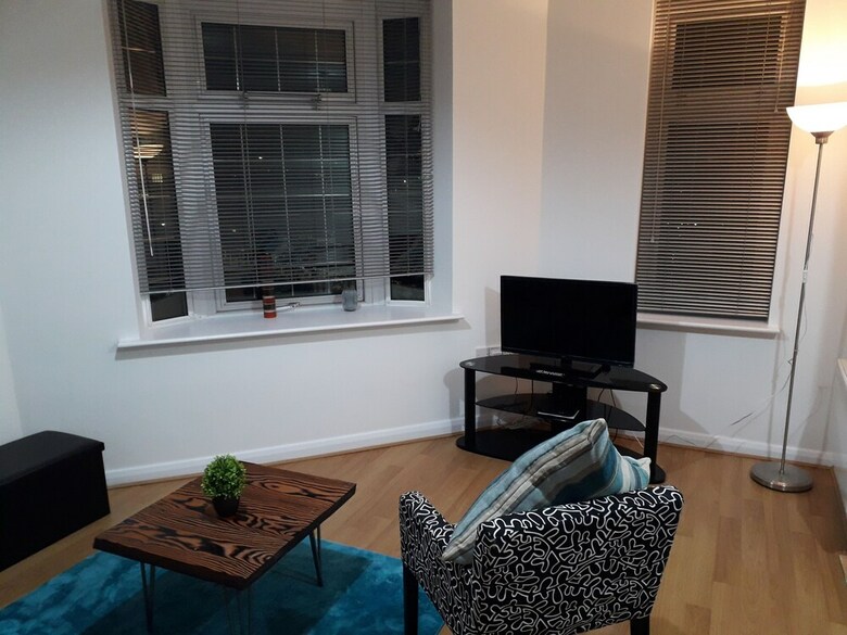 Luxury And Stylish 2 Bedroom Apartment