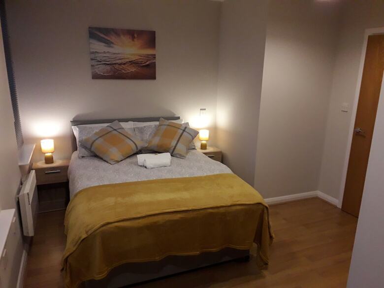 Luxury And Stylish 2 Bedroom Apartment