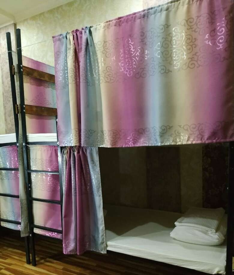 Hostal Hostel House