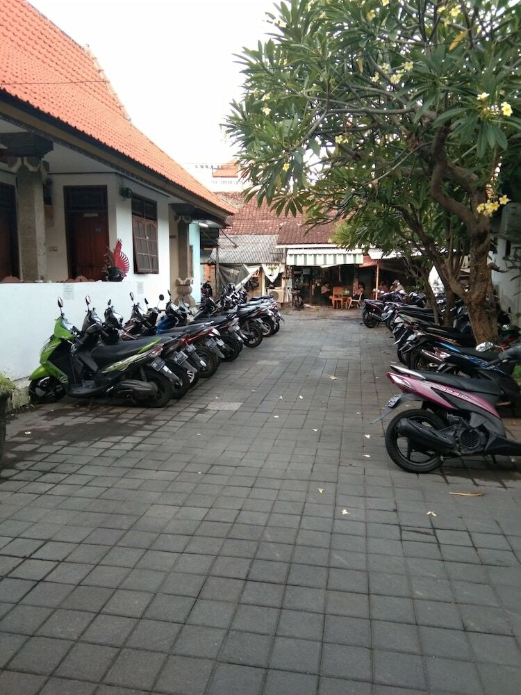 Hotel Tunjung Bali Inn