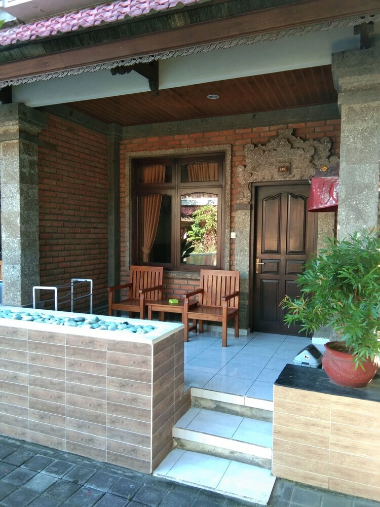Hotel Tunjung Bali Inn