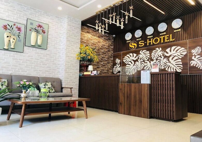 S-hotel