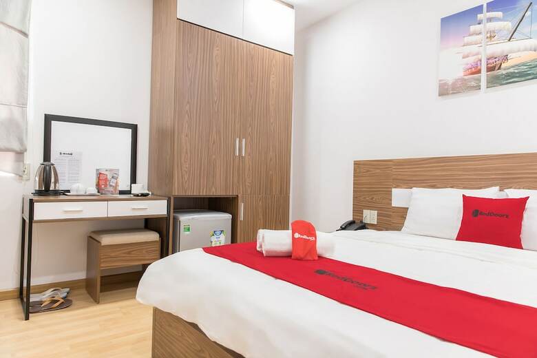 S-hotel