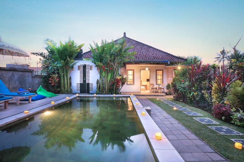 Bed & Breakfast Ubud Glassy Villa