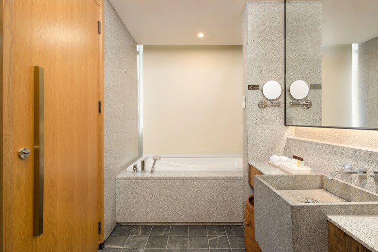 Qi Hotel