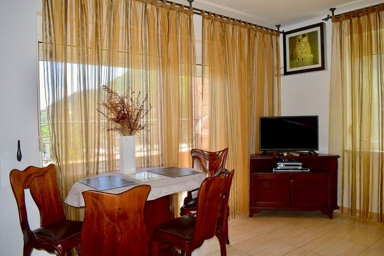 Villa Dolphin Apartments