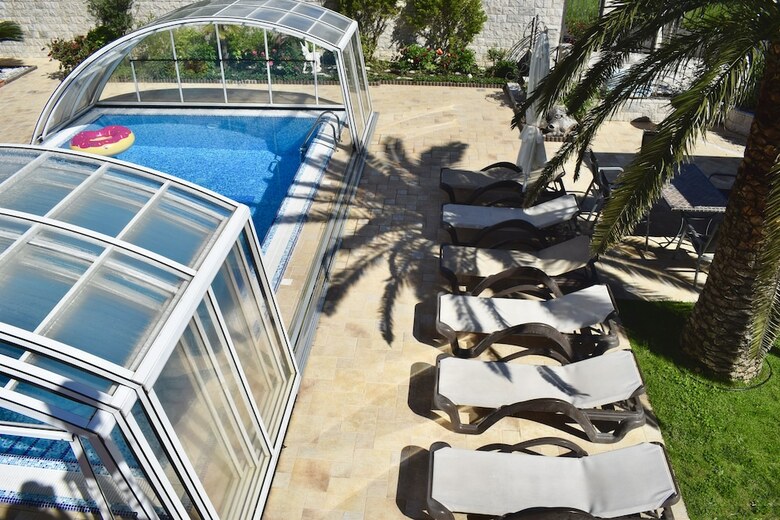 Villa Dolphin Apartments
