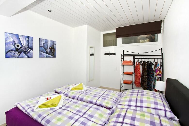 Apartments Vrdoljak