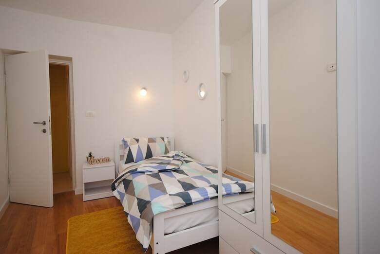 Apartment Split Mia
