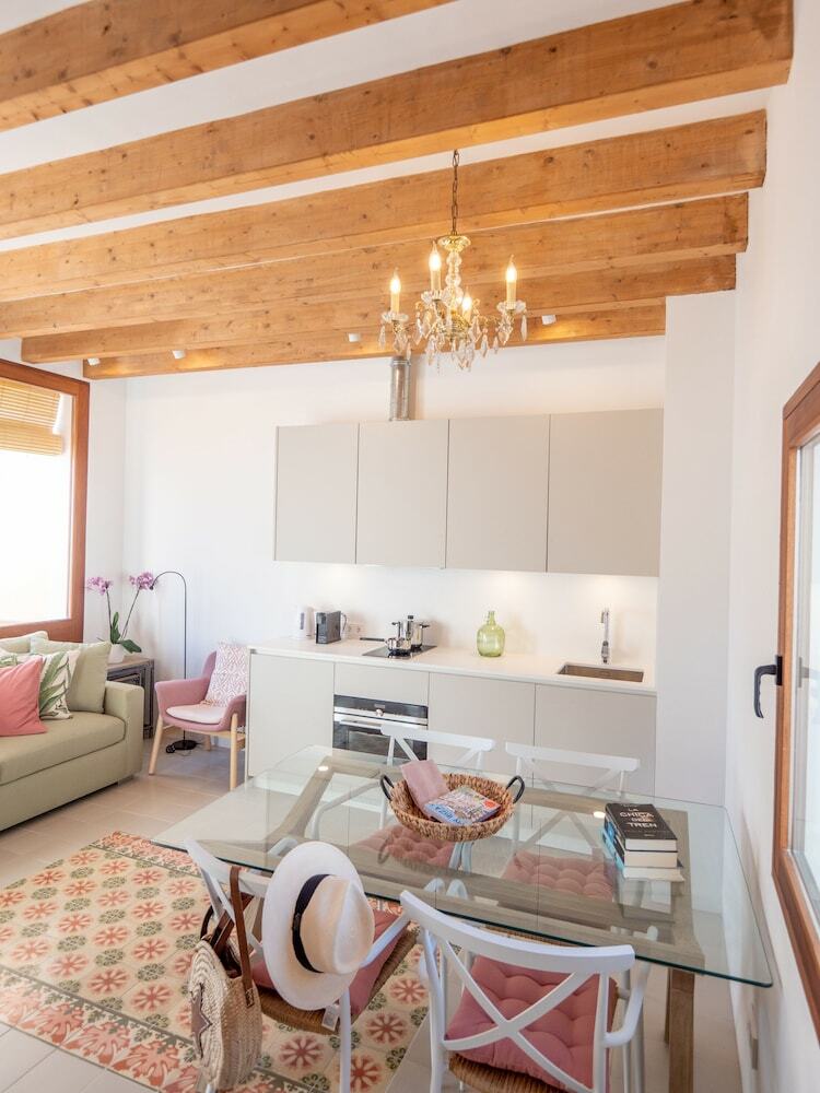 Es Palauet 2 Suites Apartment