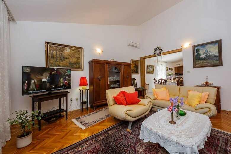 Apartments Bagic
