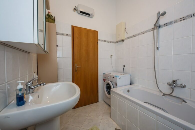 Apartments Bagic