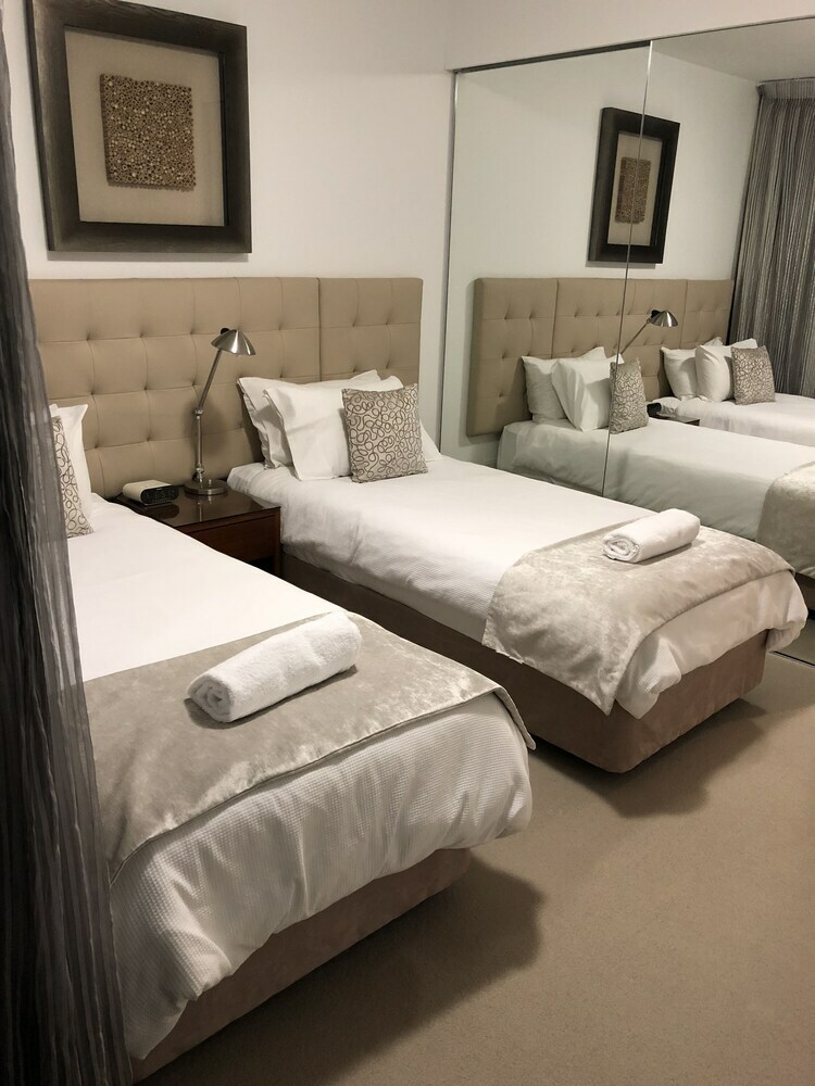 Large Apartment At Oracle Resort