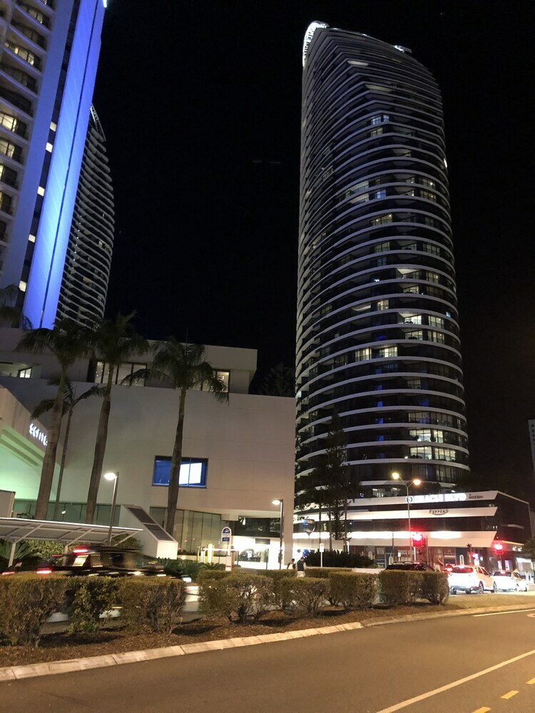 Large Apartment At Oracle Resort