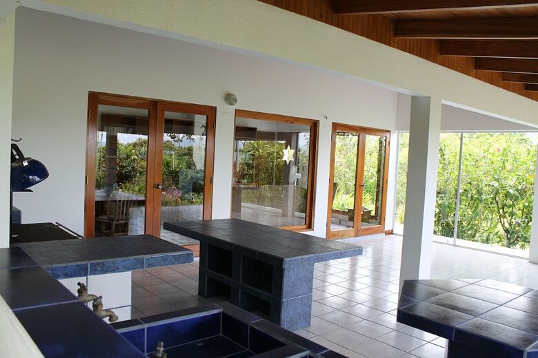 Crparaiso Main House