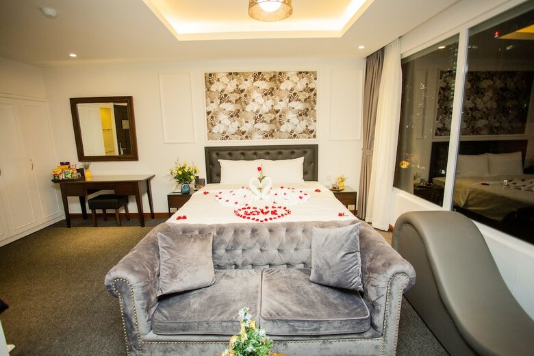 Adeline Hotel