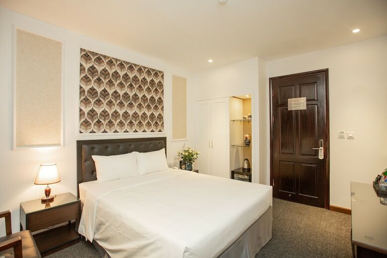 Adeline Hotel