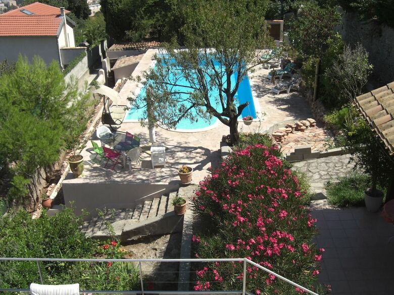 Hotel L'escarp�e Belle