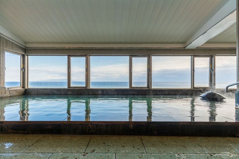 Oceanfront Minamiatagawa Shiosaikan
