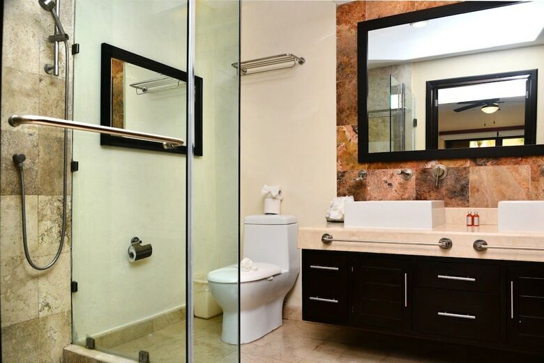 El Faro Condos By Your Best Getaway