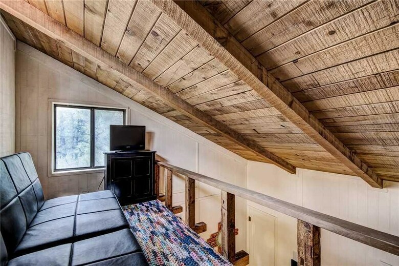 A Climbing Cub - Two Bedroom Cabin