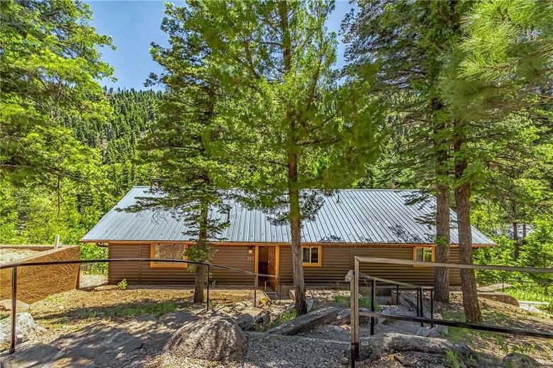 Angel Falls - Four Bedroom Cabin