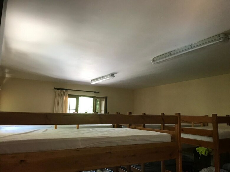 Hostal Albergue Los Nuberos