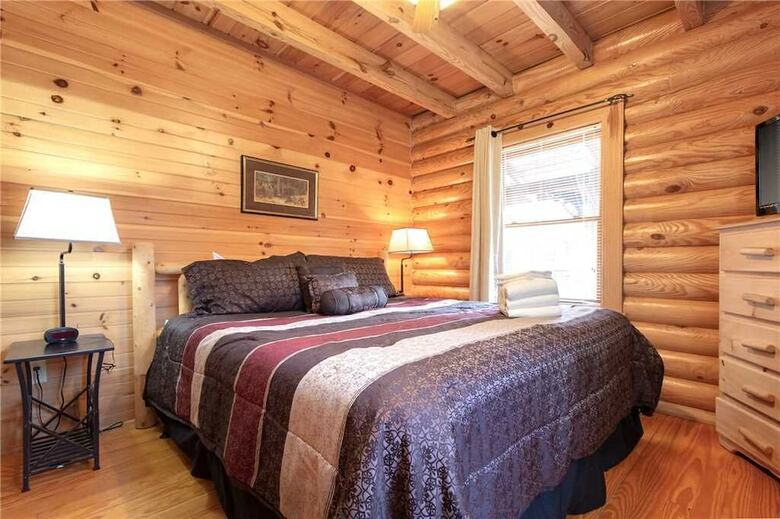 Candle Light Cabin - Two Bedroom Cabin