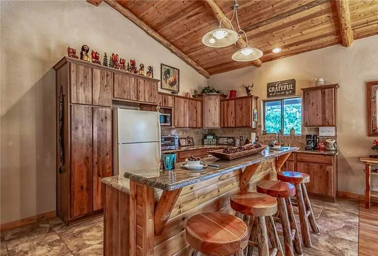 Cozy Knotty And Nice - Four Bedroom Cabin