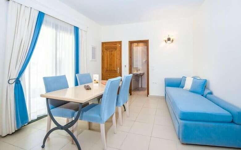 Aparthotel Christy's Beach Villas