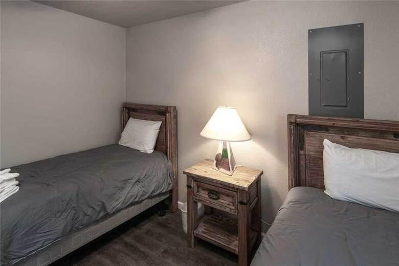 Lassie's Lodge - Three Bedroom Cabin