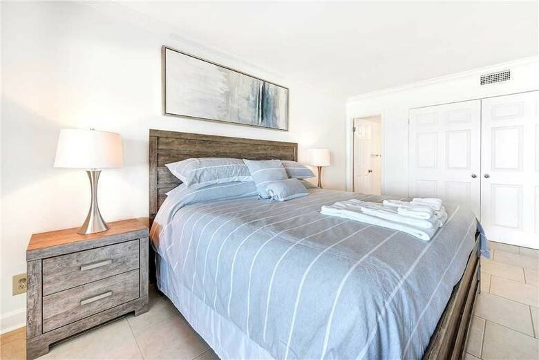 Retreat V 687b - Two Bedroom Condo
