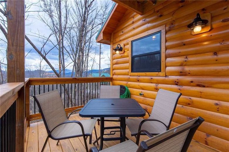 Misty Hollow - Three Bedroom Cabin