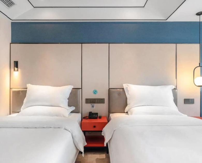 Vyluk Hotel Chongqing Light Rail Station