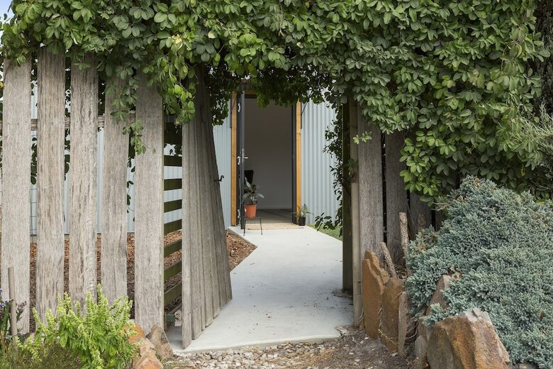 Loira Vines Hideaway