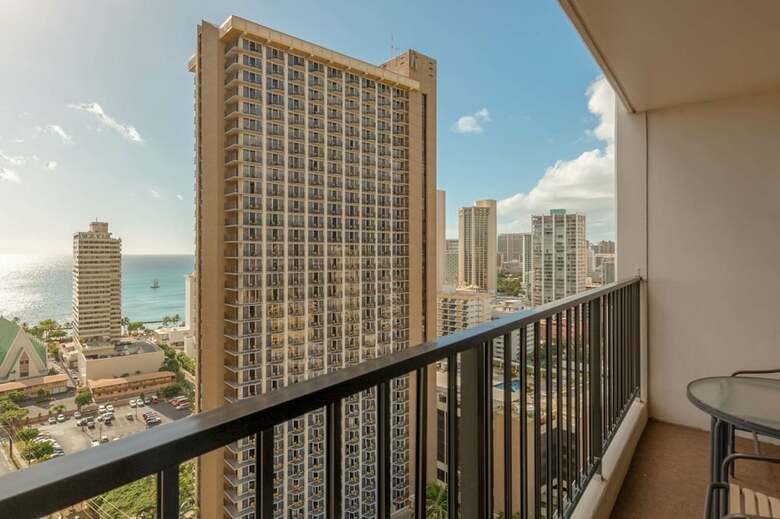 Waikiki Banyan By Koko Resorts