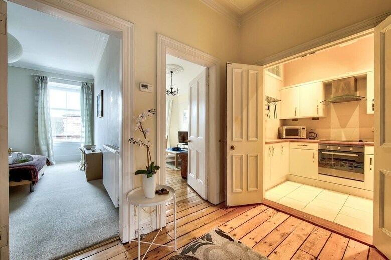 Apartamentos Naturally Well-lit And Intimate 2-bedroom West End Apt