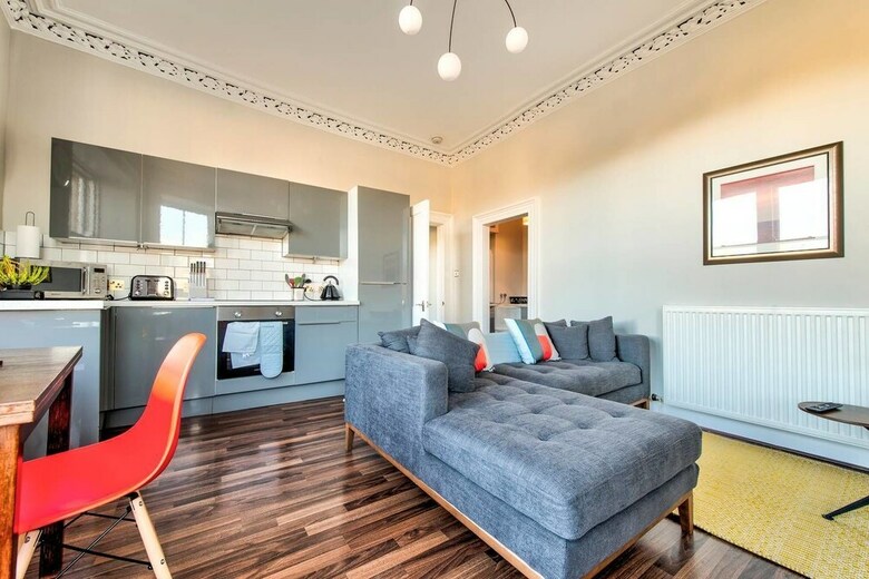 Apartamentos Spacious 2bd Apt Next To The Meadows/old Town