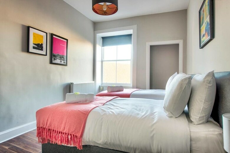 Apartamentos Spacious 2bd Apt Next To The Meadows/old Town