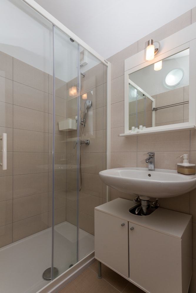 N&n Apartments & Rooms