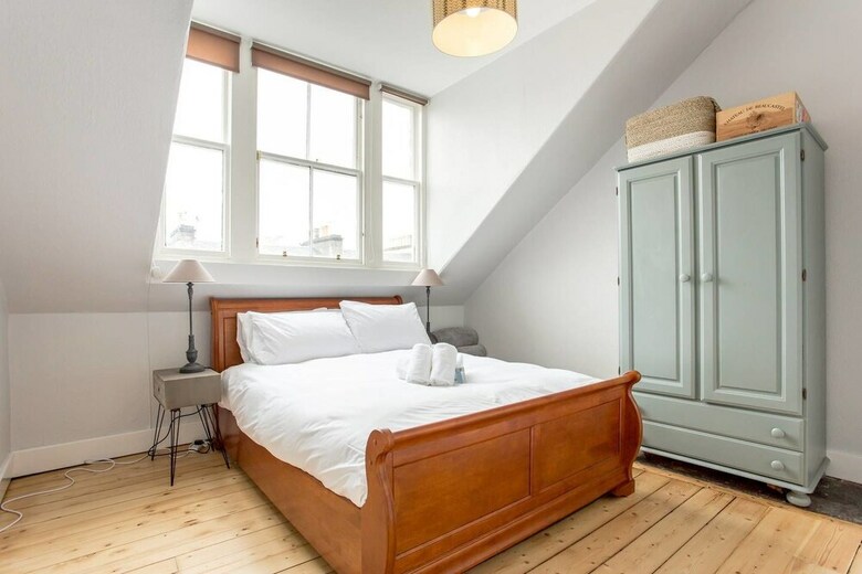 Spacious New Town 3 Bedroom Apartment