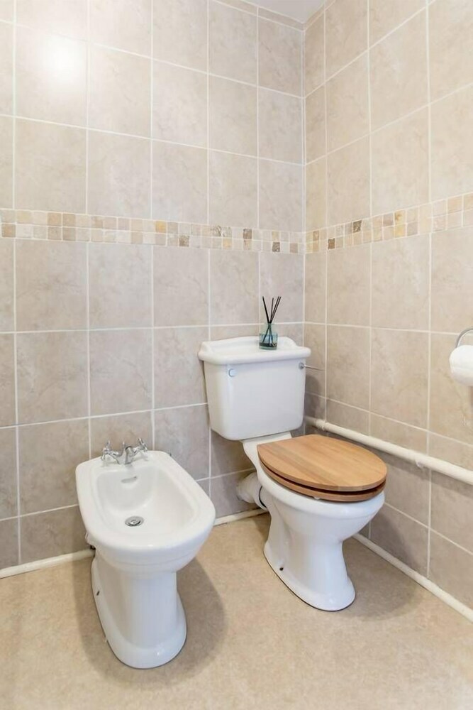 Spacious New Town 3 Bedroom Apartment