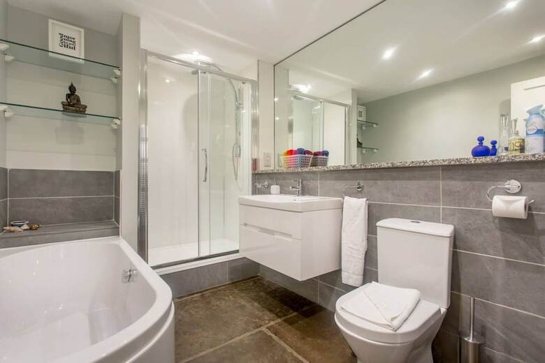 Apartamentos Spacious 2 Bed Apt In Ideal City Centre Location