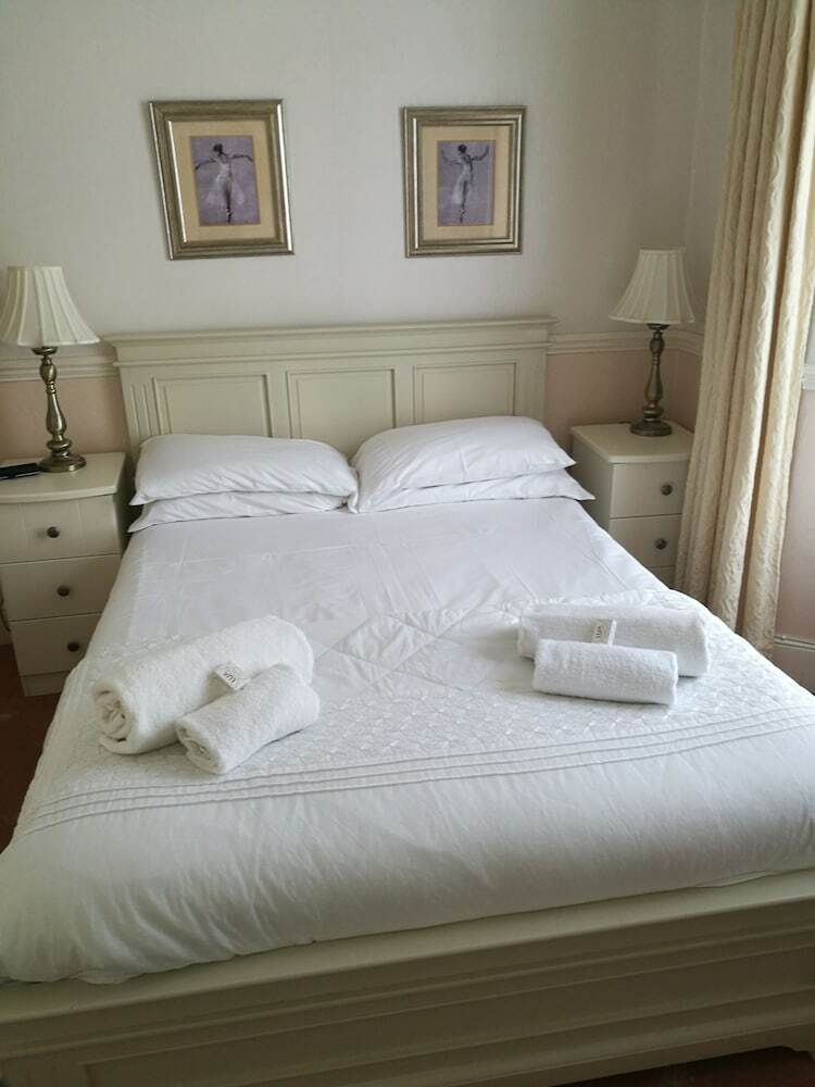 Seaclyffe Hotel