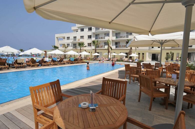 Blue Lagoon Kosher Hotel